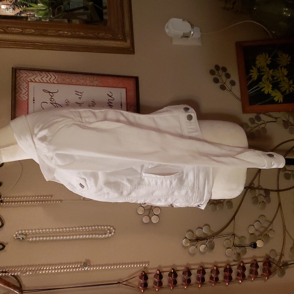 Old Navy White Jean Jacket Size Small - Picture 3 of 5